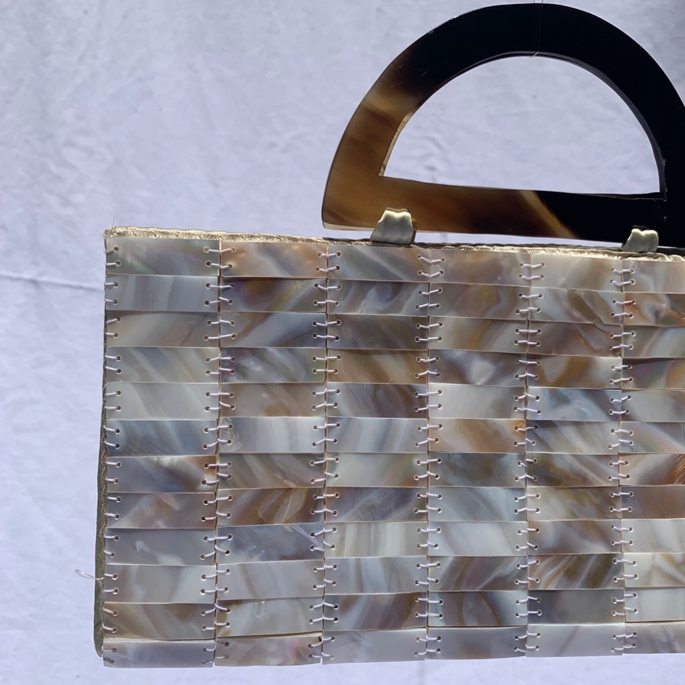 Seashell bag with Faux Tortoise Handle